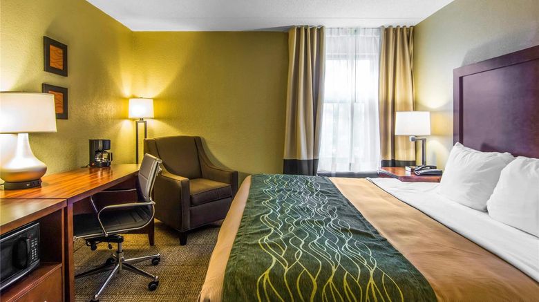 <b>Quality Inn Newport News Room</b>. Images powered by <a href="https://iceportal.shijigroup.com/" title="IcePortal" target="_blank">IcePortal</a>.