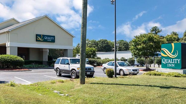 Quality Inn Exterior