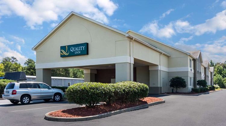 Quality Inn Exterior