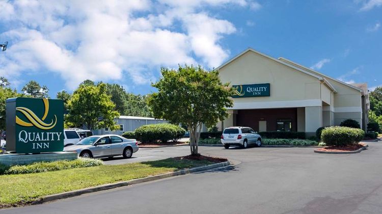Quality Inn Exterior