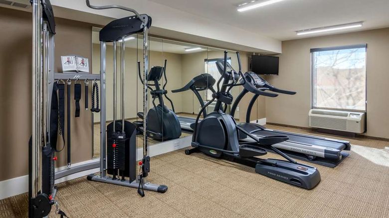 <b>Comfort Inn Colonial Heights Health</b>. Images powered by <a href="https://iceportal.shijigroup.com/" title="IcePortal" target="_blank">IcePortal</a>.