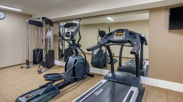 <b>Comfort Inn Colonial Heights Health</b>. Images powered by <a href="https://iceportal.shijigroup.com/" title="IcePortal" target="_blank">IcePortal</a>.