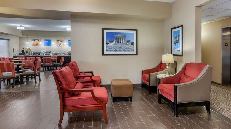 <b>Comfort Inn Colonial Heights Lobby</b>. Images powered by <a href="https://iceportal.shijigroup.com/" title="IcePortal" target="_blank">IcePortal</a>.
