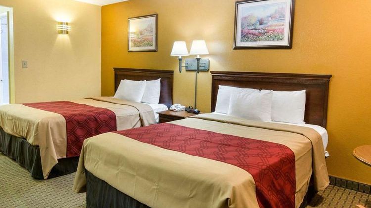 Econo Lodge Fredericksburg Room