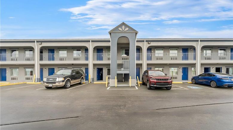 <b>Econo Lodge Fredericksburg Exterior</b>. Images powered by <a href="https://iceportal.shijigroup.com/" title="IcePortal" target="_blank">IcePortal</a>.