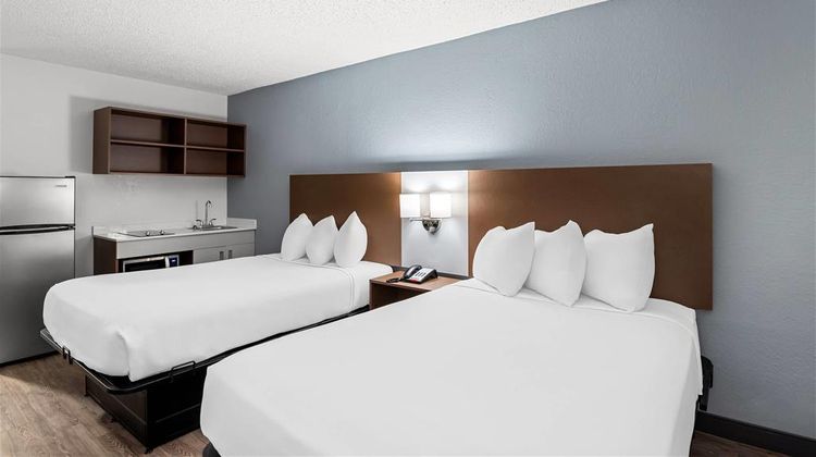 Suburban Studios Chester I-95 Room