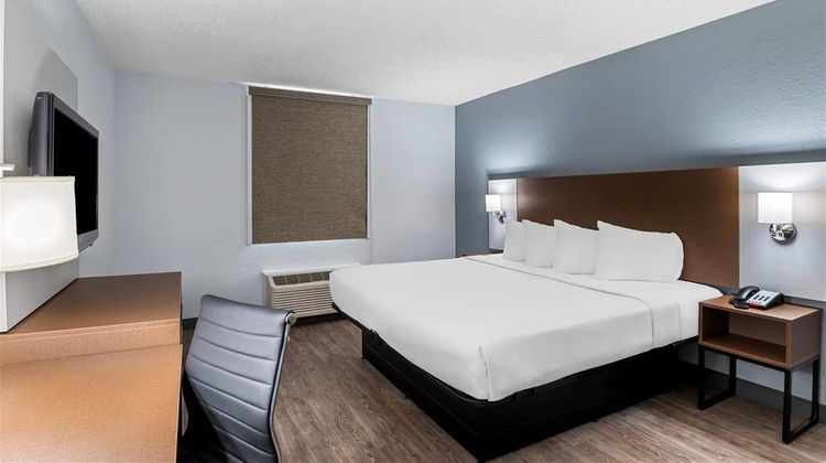 Suburban Studios Chester I-95 Room