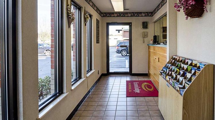 Econo Lodge Richmond North Lobby