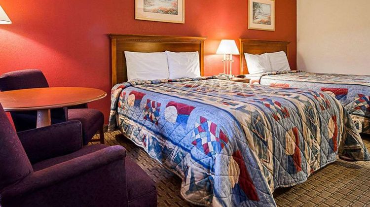 Econo Lodge Richmond North Room