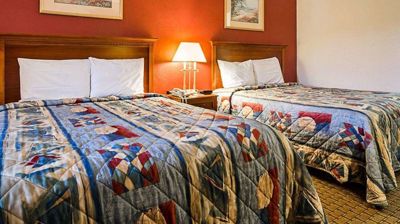 <b>Econo Lodge Richmond North Room</b>. Images powered by <a href="https://iceportal.shijigroup.com/" title="IcePortal" target="_blank">IcePortal</a>.