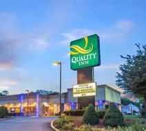 Quality Inn Exterior