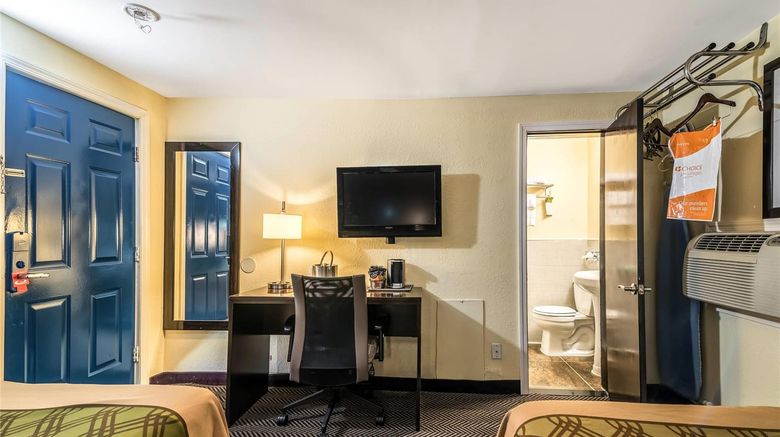 <b>Econo Lodge Rutland Room</b>. Images powered by <a href="https://iceportal.shijigroup.com/" title="IcePortal" target="_blank">IcePortal</a>.