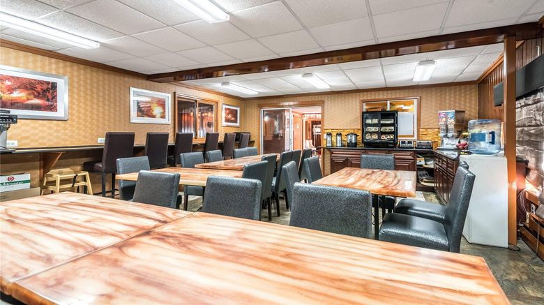 <b>Econo Lodge Rutland Restaurant</b>. Images powered by <a href="https://iceportal.shijigroup.com/" title="IcePortal" target="_blank">IcePortal</a>.