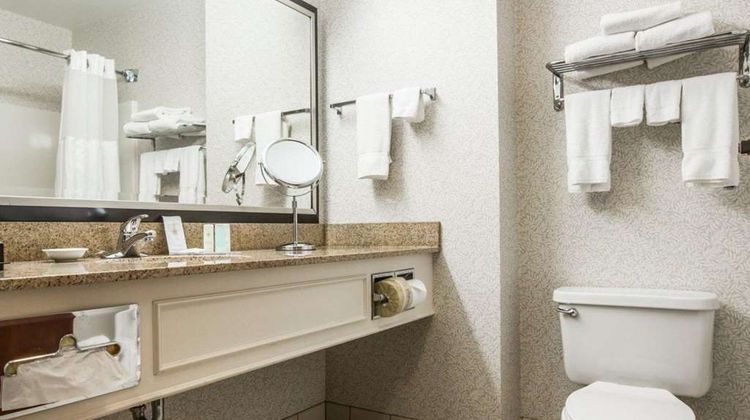 Comfort Inn & Suites Near Burke Mountain Room