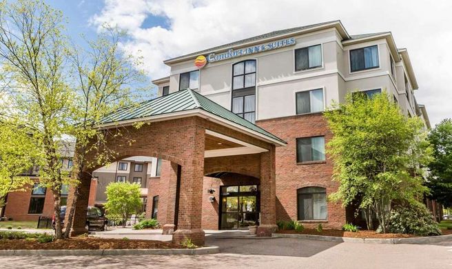 Comfort Inn & Suites South Burlington Exterior