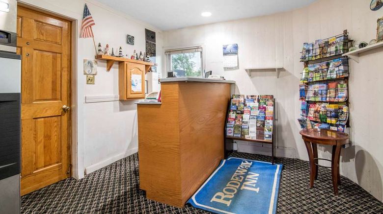 <b>Rodeway Inn Rutland Killington Lobby</b>. Images powered by <a href="https://iceportal.shijigroup.com/" title="IcePortal" target="_blank">IcePortal</a>.