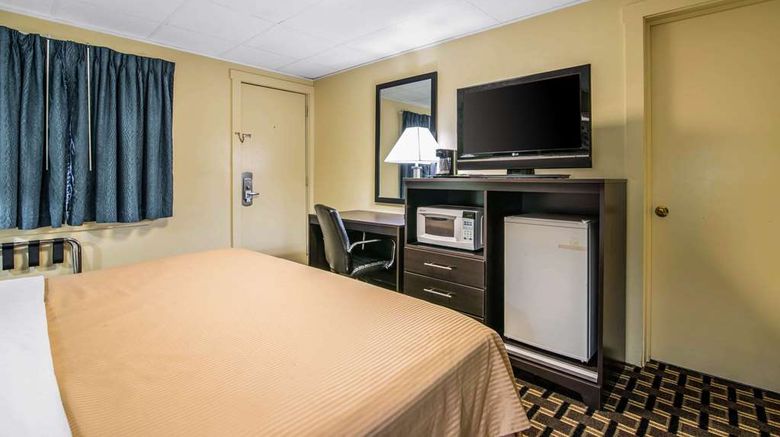 <b>Rodeway Inn Rutland Killington Room</b>. Images powered by <a href="https://iceportal.shijigroup.com/" title="IcePortal" target="_blank">IcePortal</a>.