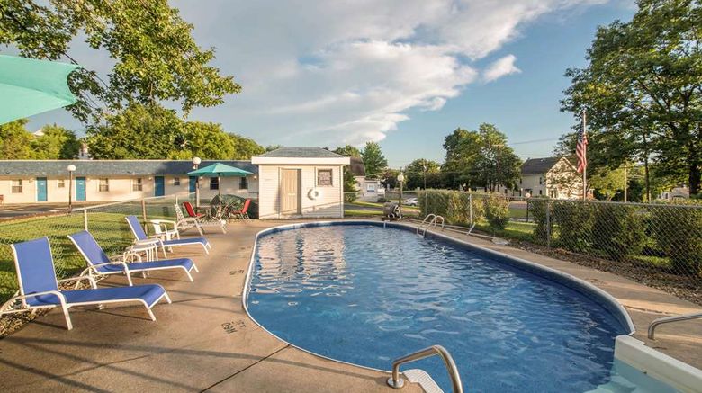 <b>Rodeway Inn Rutland Killington Pool</b>. Images powered by <a href="https://iceportal.shijigroup.com/" title="IcePortal" target="_blank">IcePortal</a>.
