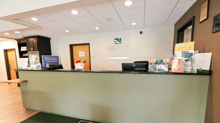 Quality Inn Lobby