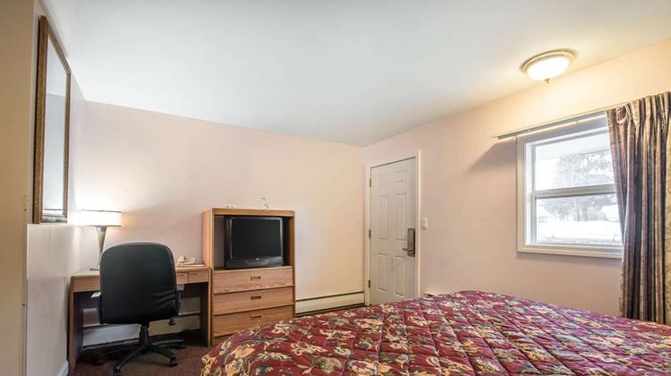 Rodeway Inn Bellows Falls Room