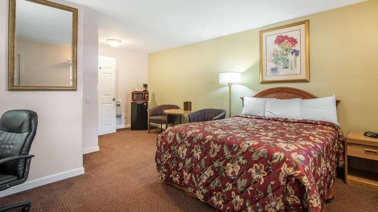 <b>Rodeway Inn Bellows Falls Room</b>. Images powered by <a href="https://iceportal.shijigroup.com/" title="IcePortal" target="_blank">IcePortal</a>.