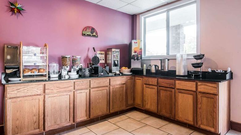 <b>Rodeway Inn Bellows Falls Restaurant</b>. Images powered by <a href="https://iceportal.shijigroup.com/" title="IcePortal" target="_blank">IcePortal</a>.