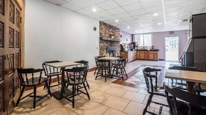 <b>Rodeway Inn Bellows Falls Restaurant</b>. Images powered by <a href="https://iceportal.shijigroup.com/" title="IcePortal" target="_blank">IcePortal</a>.