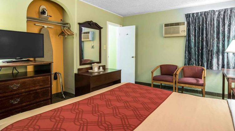 Econo Lodge Brattleboro South Room
