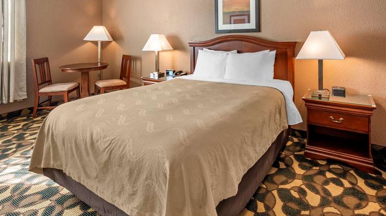 <b>Quality Inn Paradise Creek Room</b>. Images powered by <a href="https://iceportal.shijigroup.com/" title="IcePortal" target="_blank">IcePortal</a>.