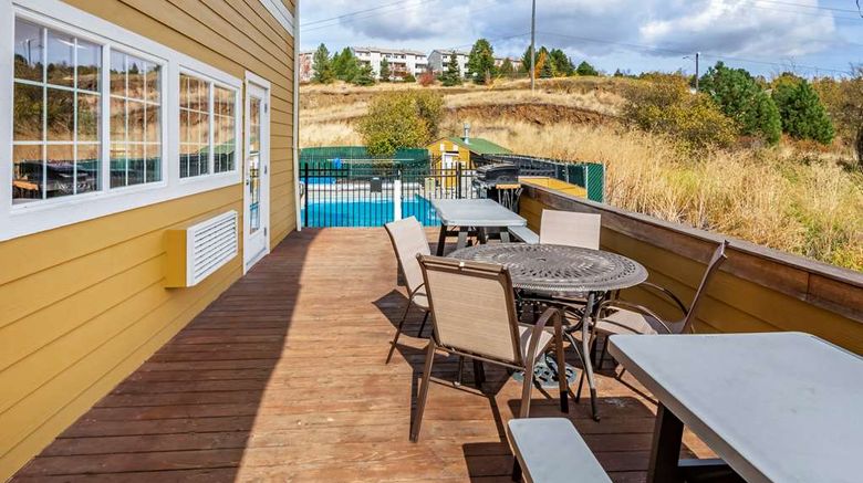 <b>Quality Inn Paradise Creek Pool</b>. Images powered by <a href="https://iceportal.shijigroup.com/" title="IcePortal" target="_blank">IcePortal</a>.