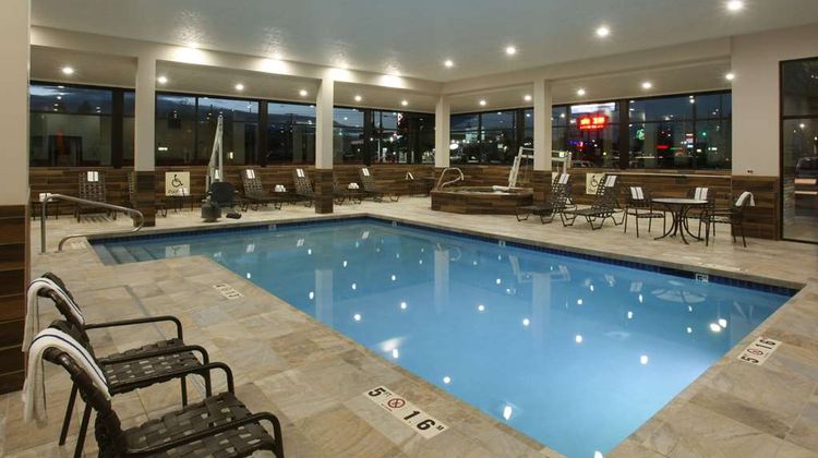 Quality Inn Spokane Oakwood Pool
