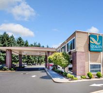Quality Inn and Suites Vancouver North Exterior
