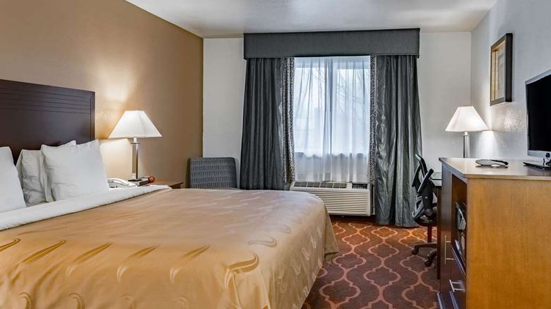 <b>Quality Inn and Suites Vancouver North Room</b>. Images powered by <a href="https://iceportal.shijigroup.com/" title="IcePortal" target="_blank">IcePortal</a>.