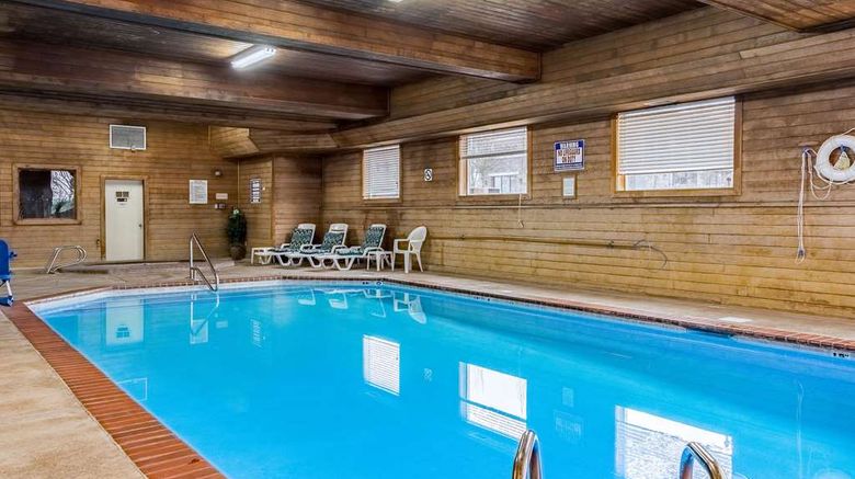 <b>Quality Inn and Suites Vancouver North Pool</b>. Images powered by <a href="https://iceportal.shijigroup.com/" title="IcePortal" target="_blank">IcePortal</a>.