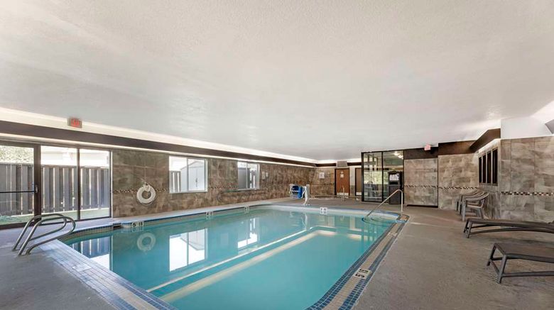 <b>Comfort Suites near Vancouver Mall Pool</b>. Images powered by <a href="https://iceportal.shijigroup.com/" title="IcePortal" target="_blank">IcePortal</a>.