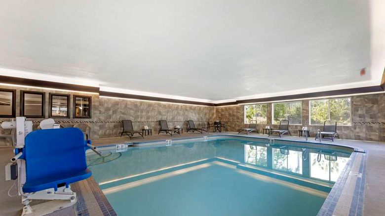 <b>Comfort Suites near Vancouver Mall Pool</b>. Images powered by <a href="https://iceportal.shijigroup.com/" title="IcePortal" target="_blank">IcePortal</a>.