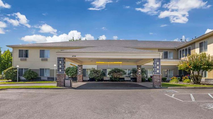 Comfort Suites near Vancouver Mall Exterior