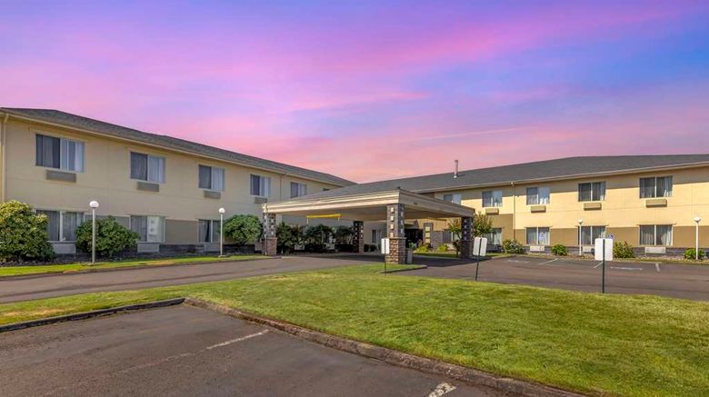 <b>Comfort Suites near Vancouver Mall Exterior</b>. Images powered by <a href="https://iceportal.shijigroup.com/" title="IcePortal" target="_blank">IcePortal</a>.