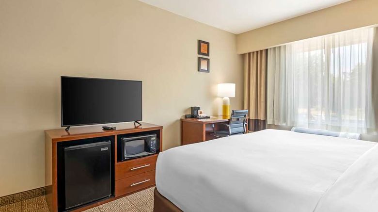 <b>Comfort Suites near Vancouver Mall Suite</b>. Images powered by <a href="https://iceportal.shijigroup.com/" title="IcePortal" target="_blank">IcePortal</a>.