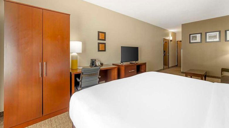 <b>Comfort Suites near Vancouver Mall Room</b>. Images powered by <a href="https://iceportal.shijigroup.com/" title="IcePortal" target="_blank">IcePortal</a>.