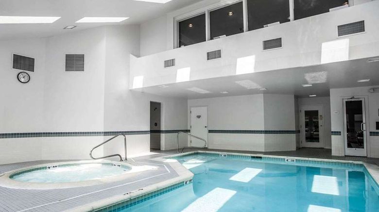 <b>Comfort Inn Pool</b>. Images powered by <a href="https://iceportal.shijigroup.com/" title="IcePortal" target="_blank">IcePortal</a>.