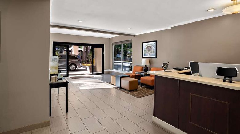<b>Comfort Inn Lobby</b>. Images powered by <a href="https://iceportal.shijigroup.com/" title="IcePortal" target="_blank">IcePortal</a>.