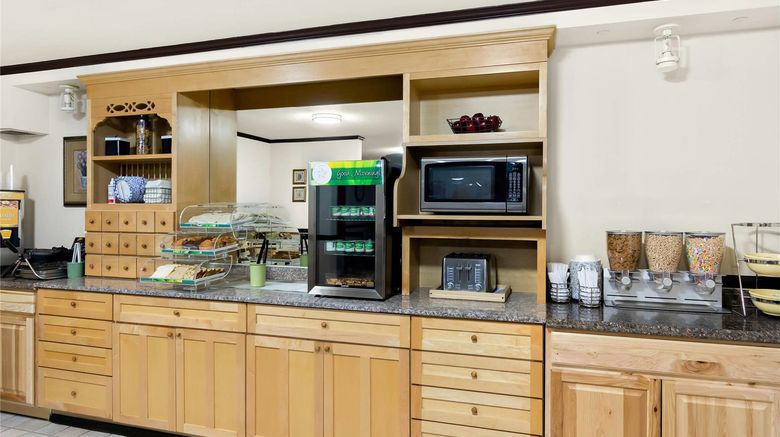 <b>Quality Inn Mount Vernon Restaurant</b>. Images powered by <a href="https://iceportal.shijigroup.com/" title="IcePortal" target="_blank">IcePortal</a>.