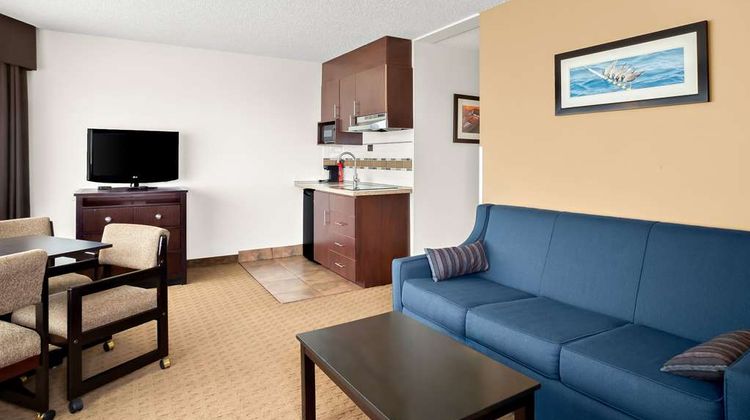 Quality Inn Uptown Room