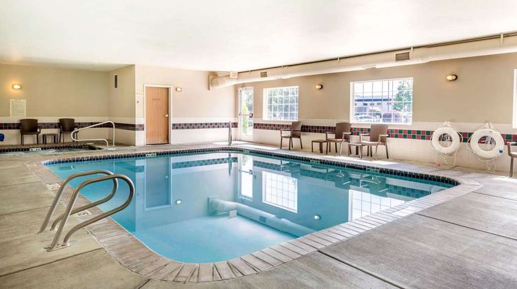 Comfort Suites Pool