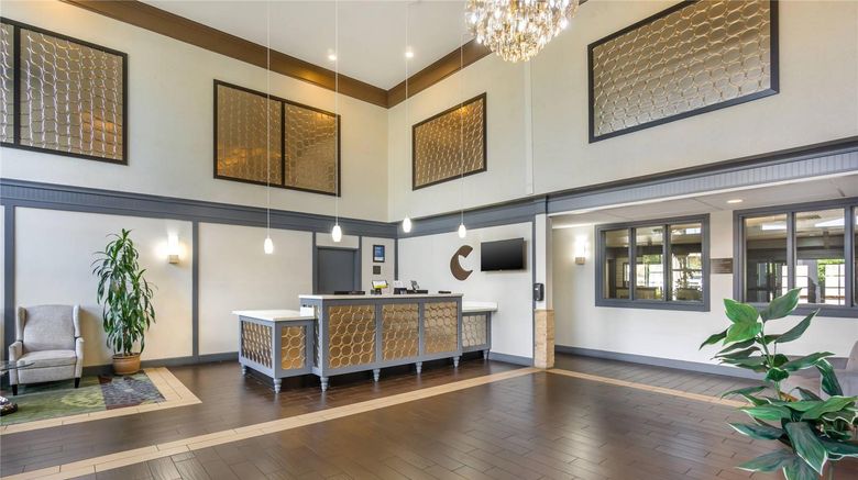 <b>Comfort Inn Federal Way - Seattle Lobby</b>. Images powered by <a href="https://iceportal.shijigroup.com/" title="IcePortal" target="_blank">IcePortal</a>.