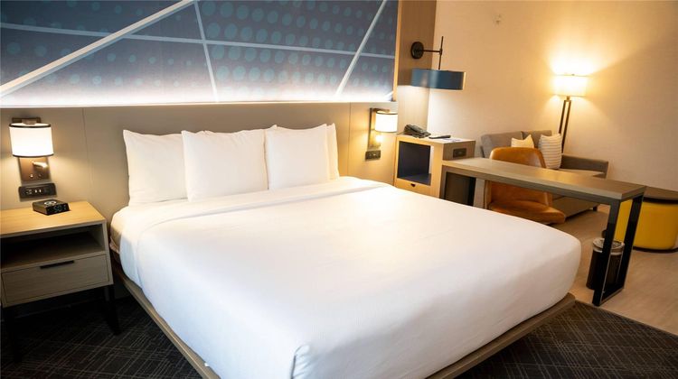 Comfort Suites Airport Suite