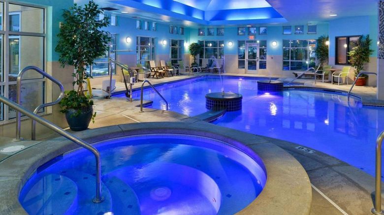 <b>Comfort Suites Airport Pool</b>. Images powered by <a href="https://iceportal.shijigroup.com/" title="IcePortal" target="_blank">IcePortal</a>.