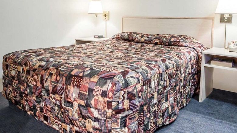 <b>Rodeway Inn and Suites Spokane East Room</b>. Images powered by <a href="https://iceportal.shijigroup.com/" title="IcePortal" target="_blank">IcePortal</a>.