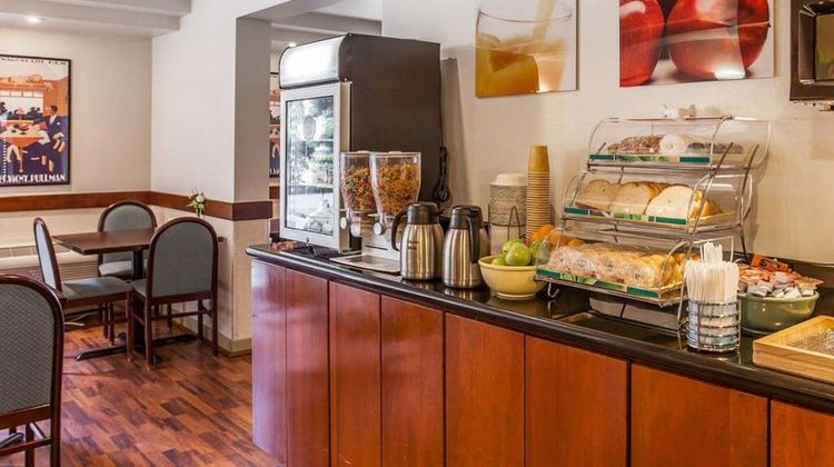 Quality Inn & Suites Everett Restaurant
